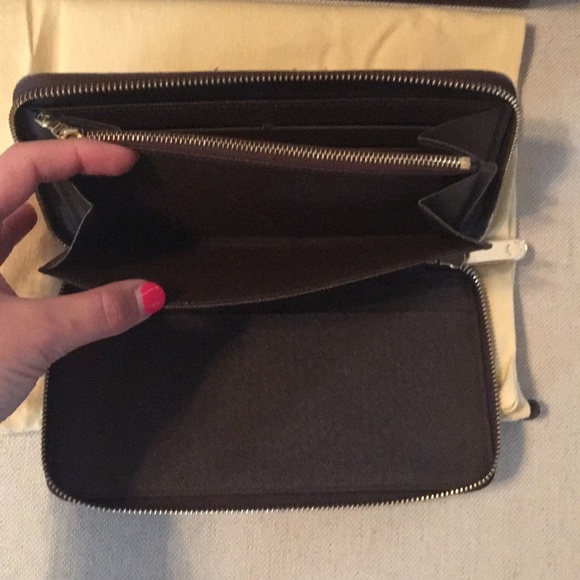 SOLD Louis Vuitton Zippy Organizer - Picture 4 of 8